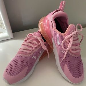 💗💗SOLD💗💗NWT - Nike Sneakers - Pink - Rare Color - Sold Out